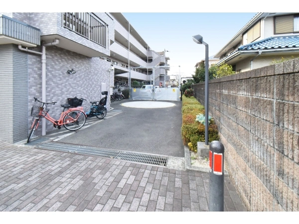 東林間パークホームズ 敷地内