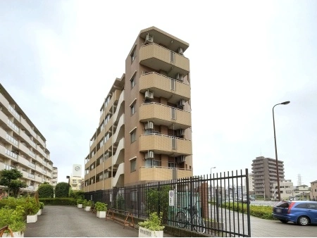 リブゼ横浜クレインモール