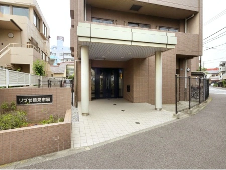 リブゼ鶴見市場