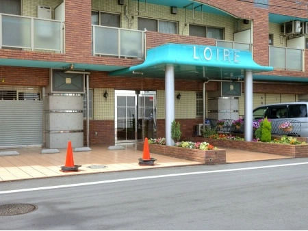 ロワール鶴見駅前