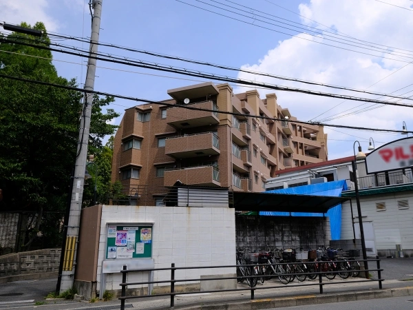 サンメゾン香里成田西町