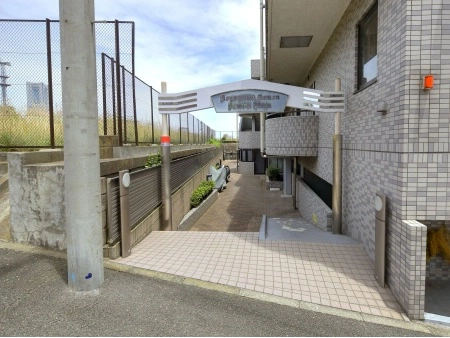 野毛山公園三和プラザ