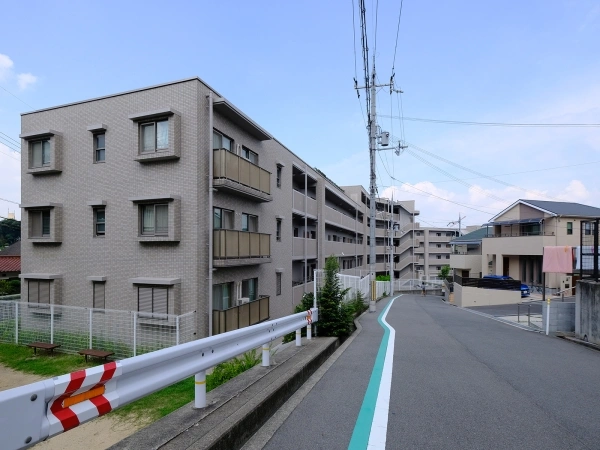 サンメゾン枚方ヒルズ－アイ