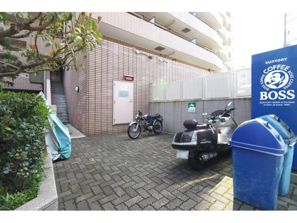 ライオンズプラザ藤沢 バイク置き場