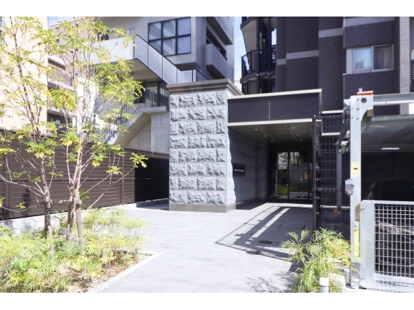 プレサンスロジェ上本町 