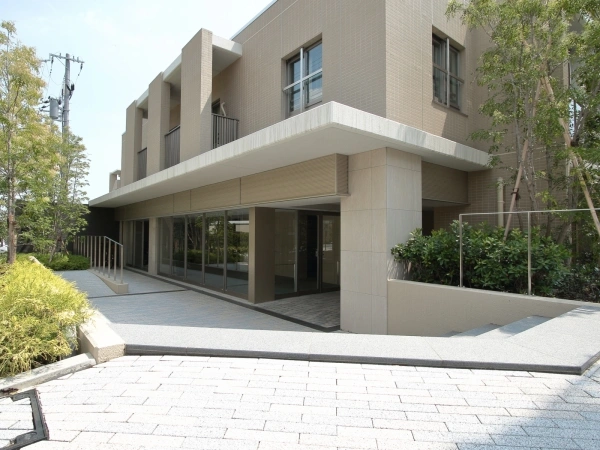 プラネスーペリア西宮仁川 E街区：エントランス