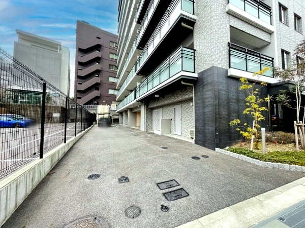 エスリード大津京町 敷地内