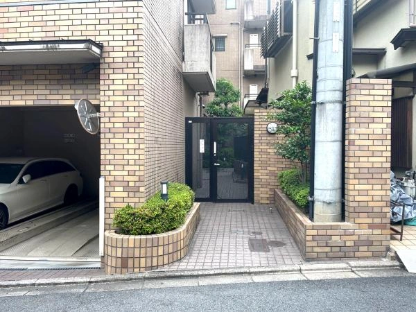 カネボウベルシャトウ岡崎北御所町 サブエントランス