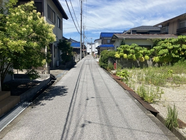 前面道路<br />（撮影年月：2024年08月）