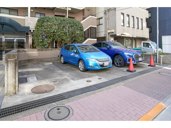 アーバネスト府中 駐車場