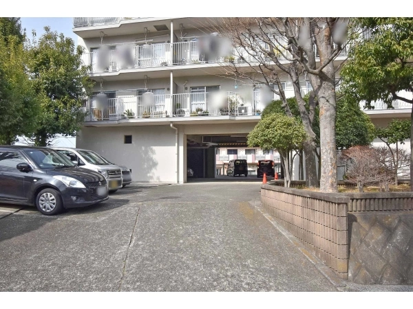 グリーンヒルズ横浜　E棟 駐車場