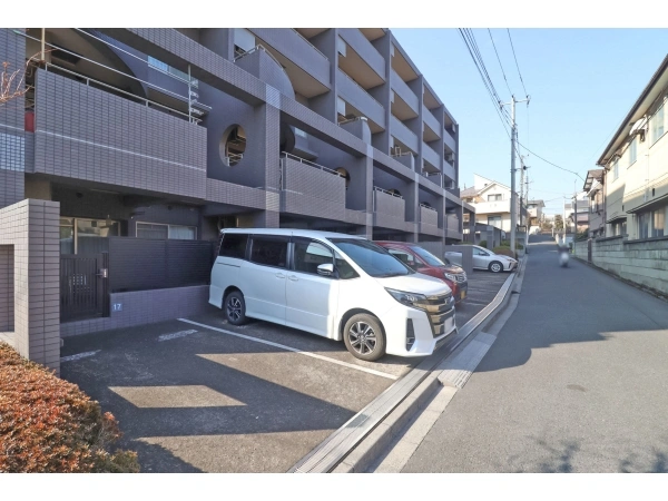セントエルモ朝霞台 駐車場