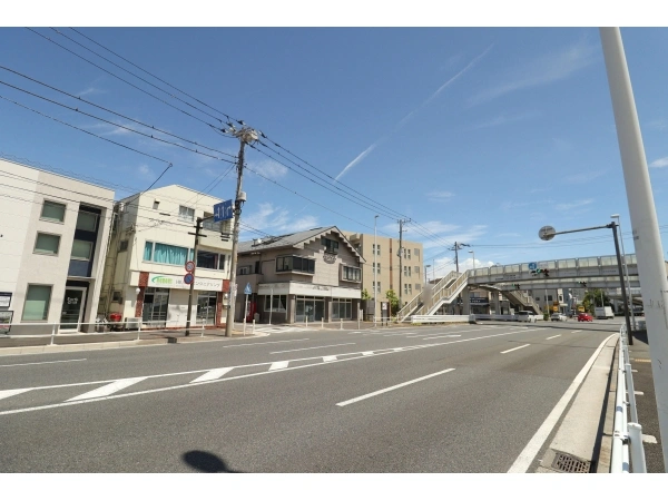 ザ・パークハウス横浜新子安フロント  前面道路