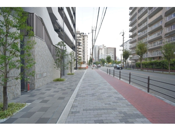 ラシュレ新大阪 前面道路