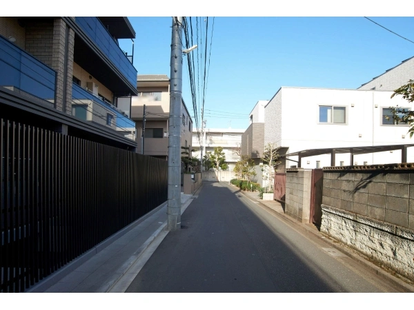 オープンレジデンシア吉祥寺本町  前面道路