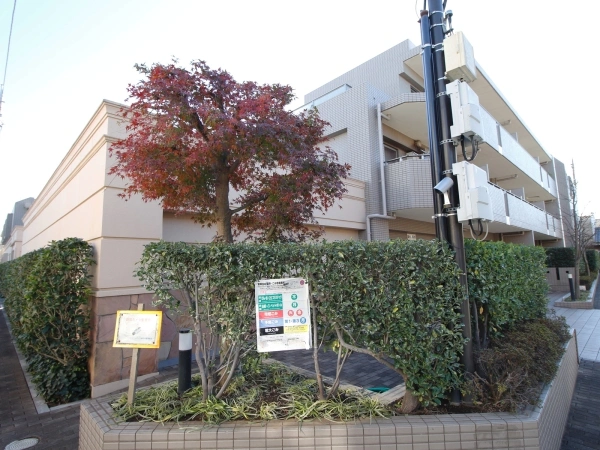 ロイヤルアーク高円寺 外観