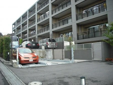 パークホームズ鷺沼二丁目ヒルトップ 駐車場