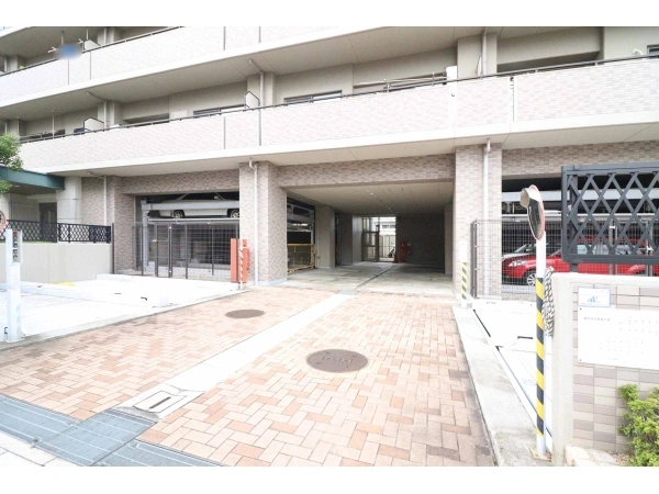 メロディーハイム阪神尼崎 駐車場