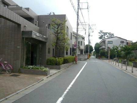 上北沢シティハウス 前面道路