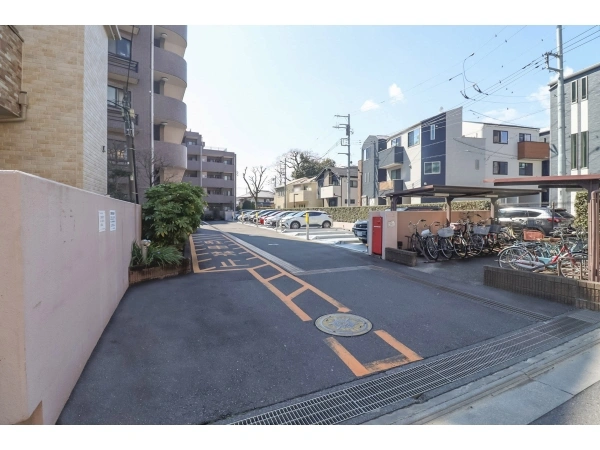 エステスクエア武蔵浦和 駐車場