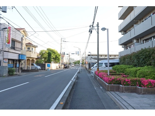 コンファーレ戸田公園プリムヴェール 前面道路