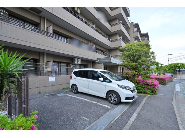 コスモ戸田公園ロイヤルフォルム 駐車場