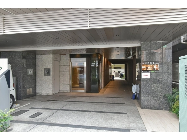 コンシェリア蒲田クロッシア エントランス