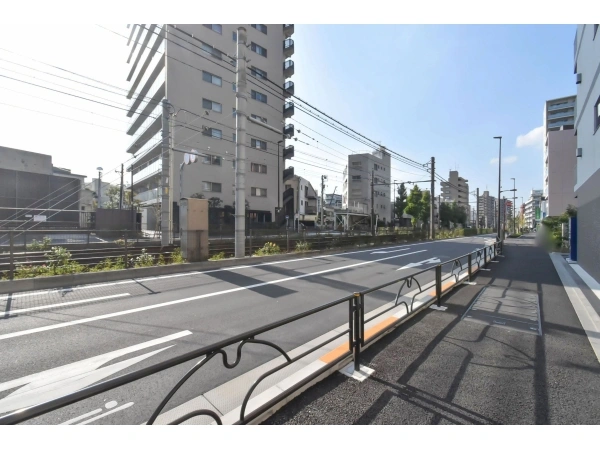 ティモーネ グランデ町屋  前面道路