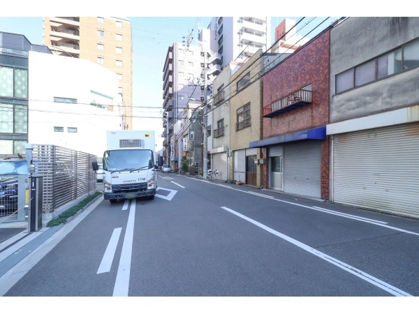 ローレルコート上本町七丁目 南館  前面道路