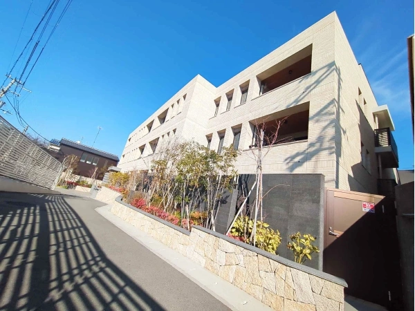 グランヴィ岡本 外観