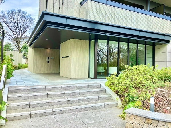 プラウドシティ豊田多摩平の森 D棟 アプローチ