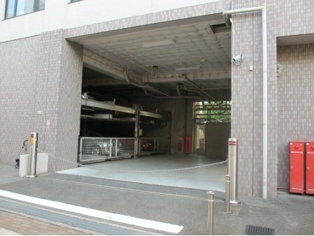 西区新町アーバンコンフォート 駐車場