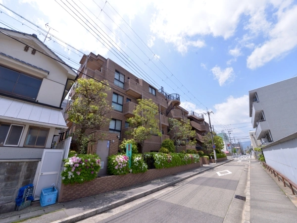 ネオハイツ甲子園口 外観