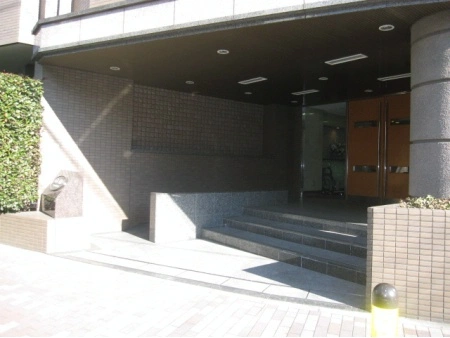 グローリオ駒沢大学 エントランス