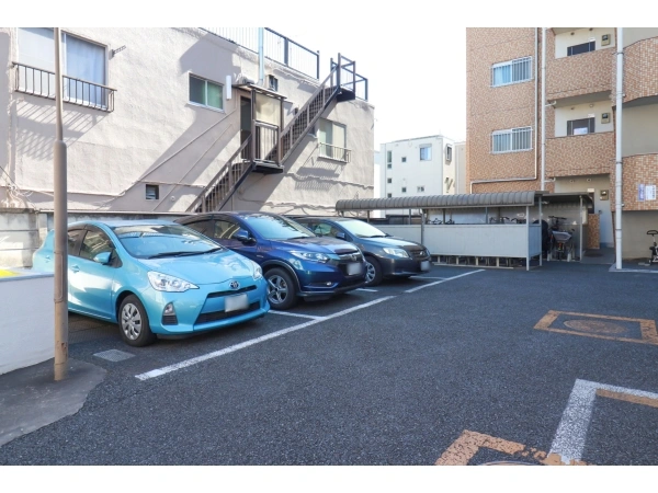 与野本町ローヤルコーポ 駐車場