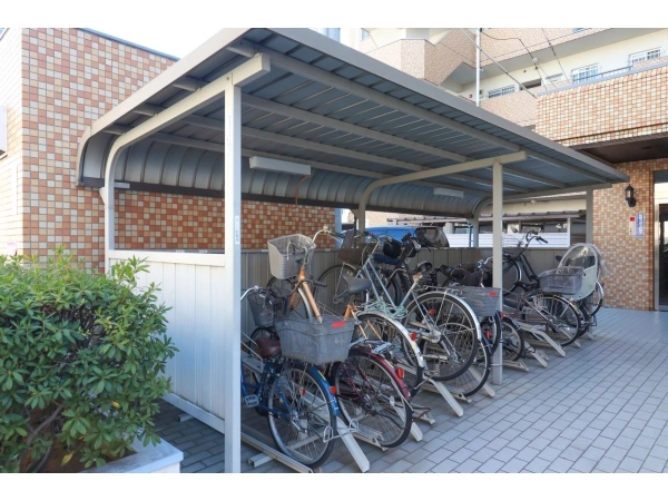 与野本町ローヤルコーポ 駐輪場