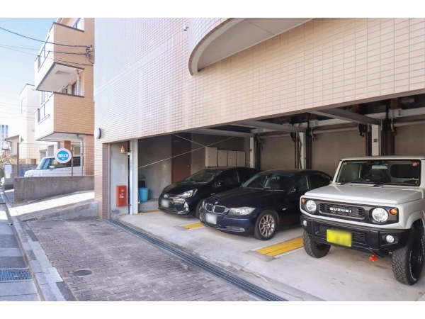 ルノン浦和北公園 駐車場