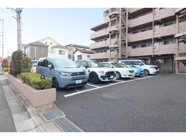 ルネ南浦和グランエール 駐車場