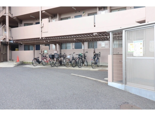 ルネ南浦和グランエール 駐輪場