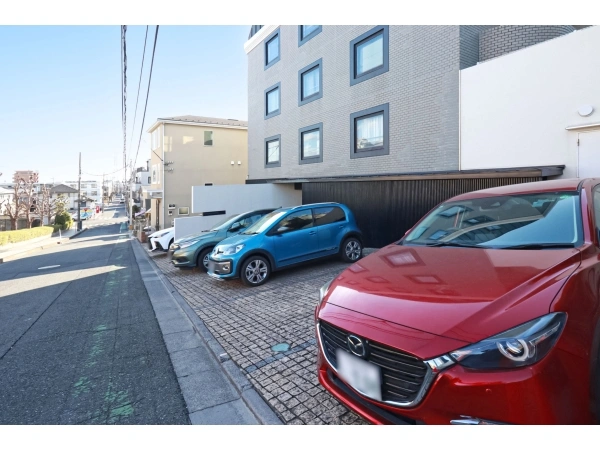 リアージュ南浦和ヒルズ 駐車場