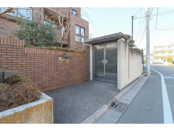 メイフェアーヒルズ 前面道路