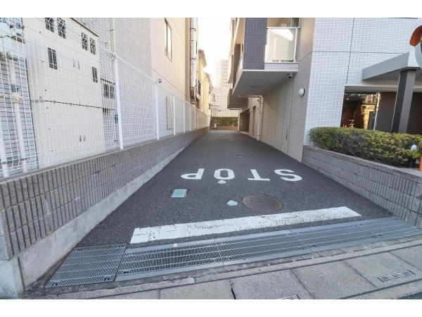 アイディーコート与野ステーションゲート 敷地内