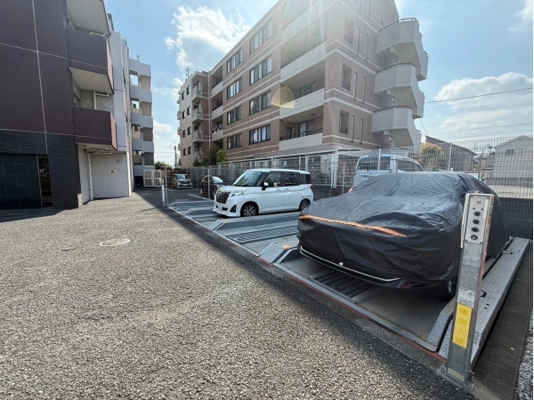 アクサスフォート所沢ウエスト 駐車場