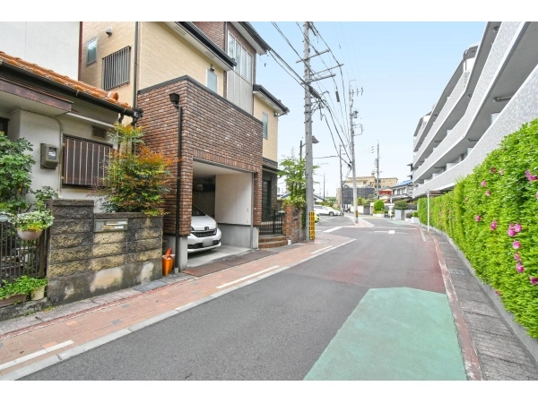 植田中央パークホームズ 前面道路