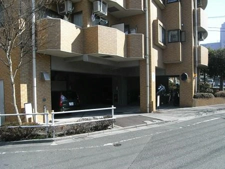 ダイアパレス板橋駅前 駐車場