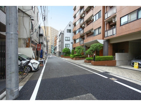 本郷壱岐坂ホームズ 前面道路