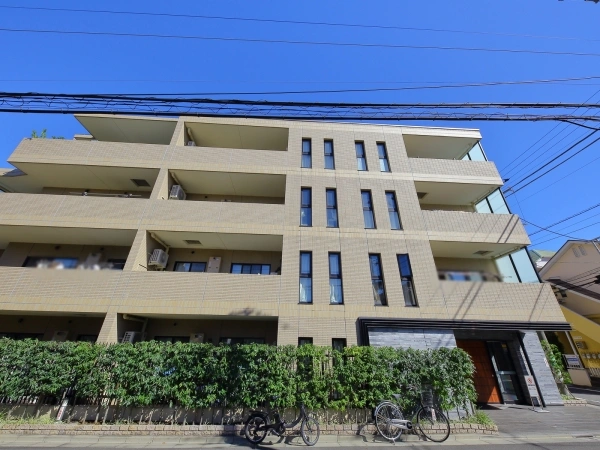 アデニウム氷川台 外観