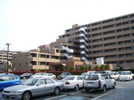 藤和ハイタウン大倉山 駐車場