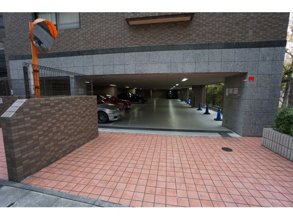 リーガル新神戸パークサイド 駐車場