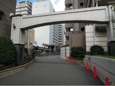 ライオンズマンション天神橋筋六丁目 駐車場